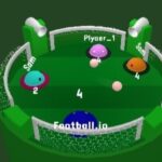 Image of a vibrant green, circular football pitch ready for a chaotic 4-on-4 battle royale showdown. ⚽️
